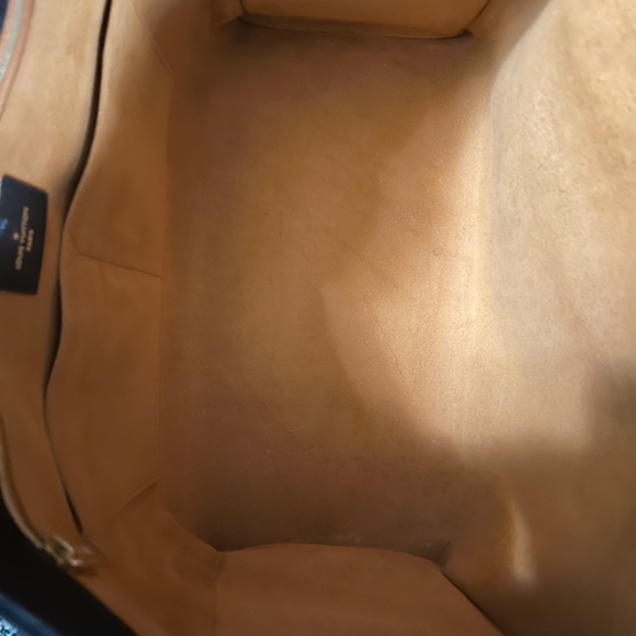 Authentic Louis Vuitton On The Go Gm - Picture 5 of 5